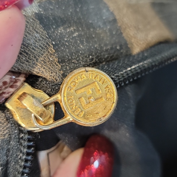 Authentic Fendi small tote bag - Picture 14 of 15